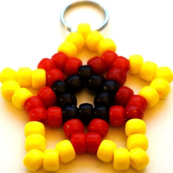 Handmade Black Red Yellow Stretchy Kandi Star Keychain - Picture 1 of 3